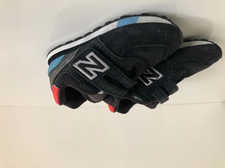 Sapatinhas New Balance nº 25