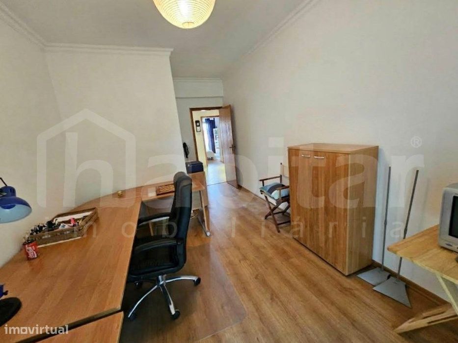 Apartamento T3 com 147 m², varandas, estacionamento e arrecadação