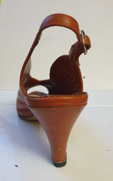 Шкіряні теракотові босоніжки р. 39 Вживані