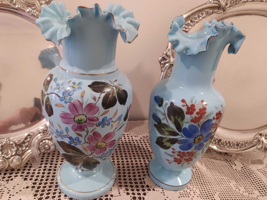 PAR de Jarras Vidro Opalino Azuis Antigas-Marinha Grande