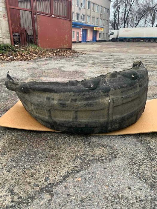 Subaru Legasy b 16 підкрилок задній правий.