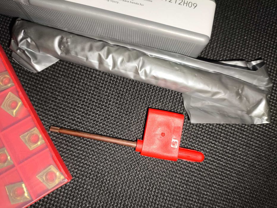 Tokarski Noży 4 Sztuki CNC + 10 Płytek z Węglika C6 TiN + 4 Kluczy