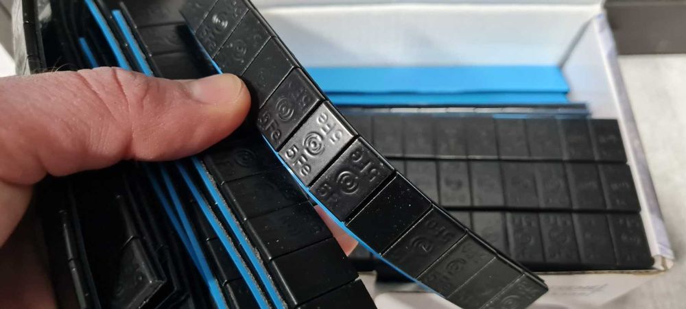 Грузики коліс для балансування , Грузики клееные 12х5г 100 полосок 6кг
