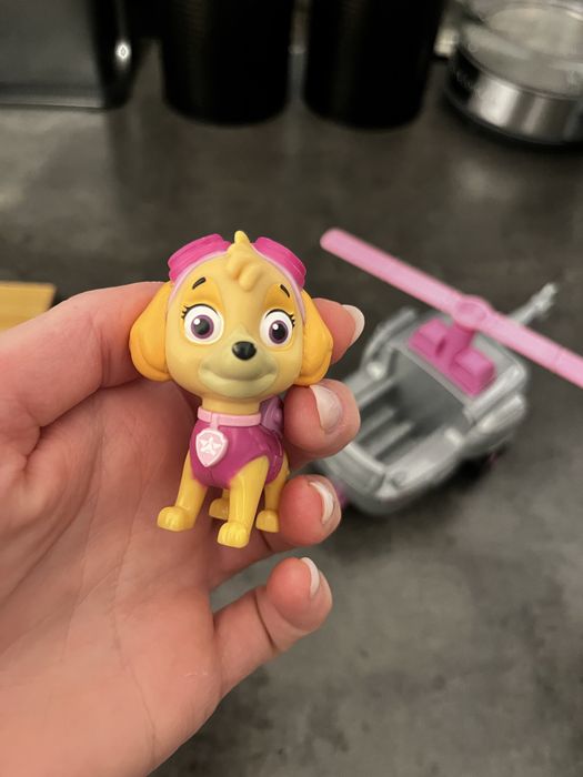 Psi patrol skye figurka z pojazdem