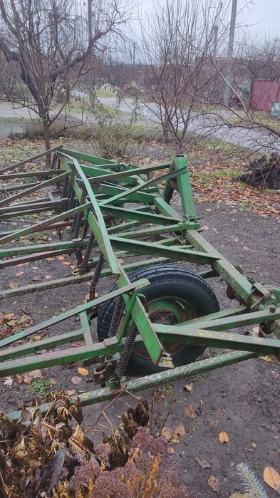 Трактор МТЗ 80. Продам. Культиватор. Плуг.