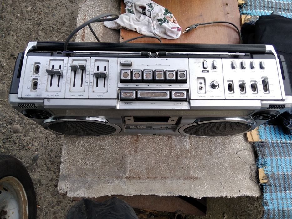 Магнітофон шарп не робочий