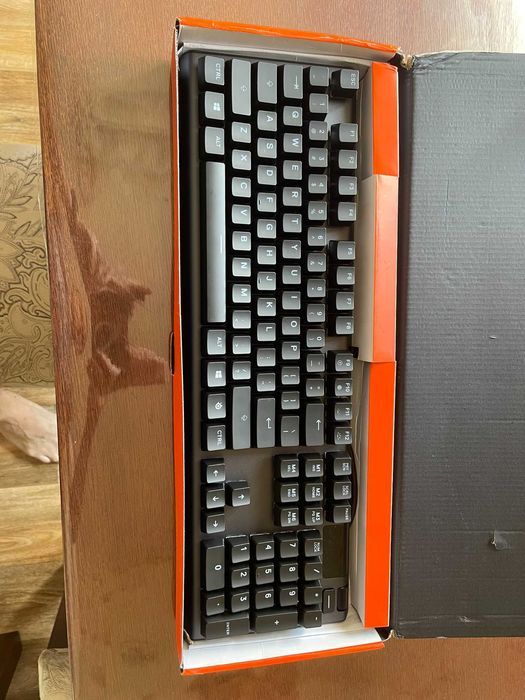 Механическая клавиатура Steelseries Apex 5 Hybrid Switch