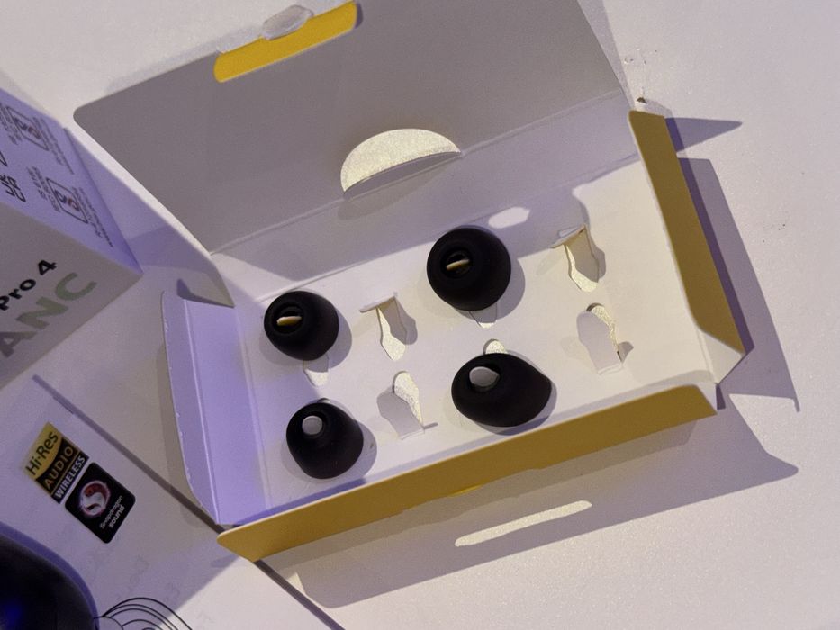 USZKODZONE Słuchawki bezprzewodowe Earfun Air Pro 4