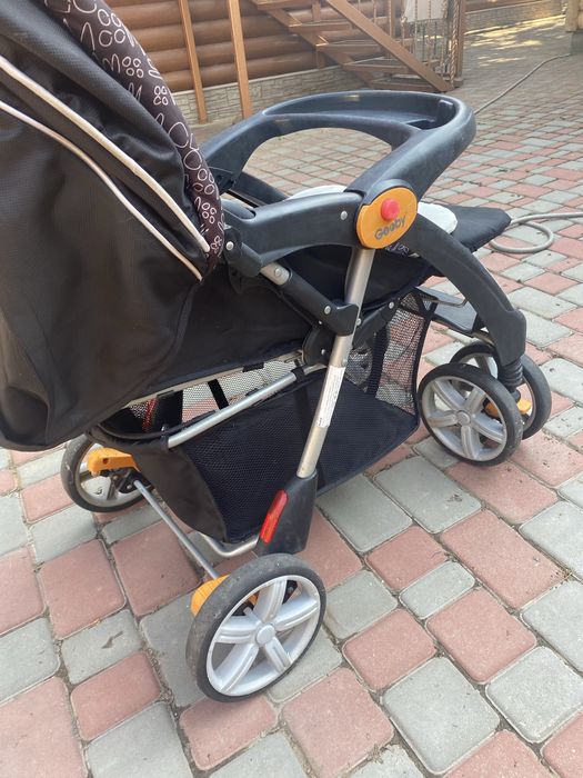 Продам коляску Geoby