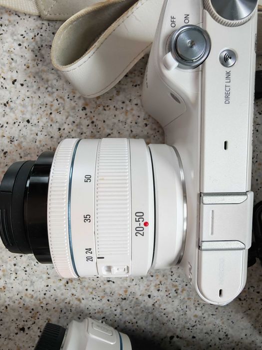 Aparat Samsung bezlusterkowiec