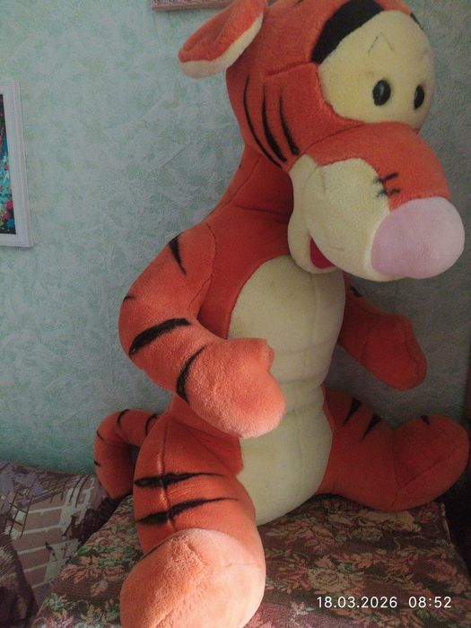 Величезний тигр "Disney " (75 см),зріст маленької дитини. .