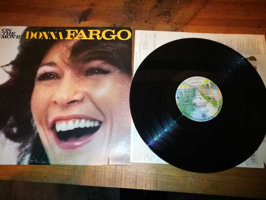 DONNA FARGO (Country Music) - On The Move   (ED USA) LP