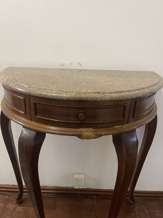 Móvel de madeira de apoio