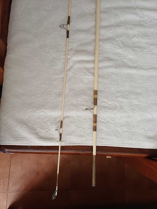 Cana de Pesca Vintage (Anos 70) em Fibra de Vidro Maciça - Clássica / Coleção