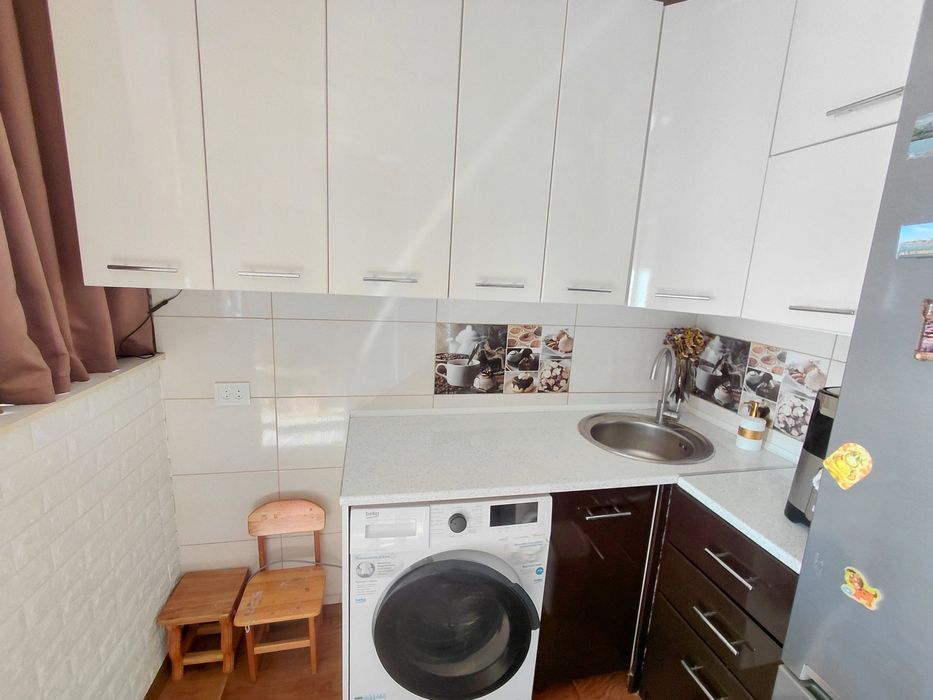 Продаж великої кімнати з водою та ремонтом.