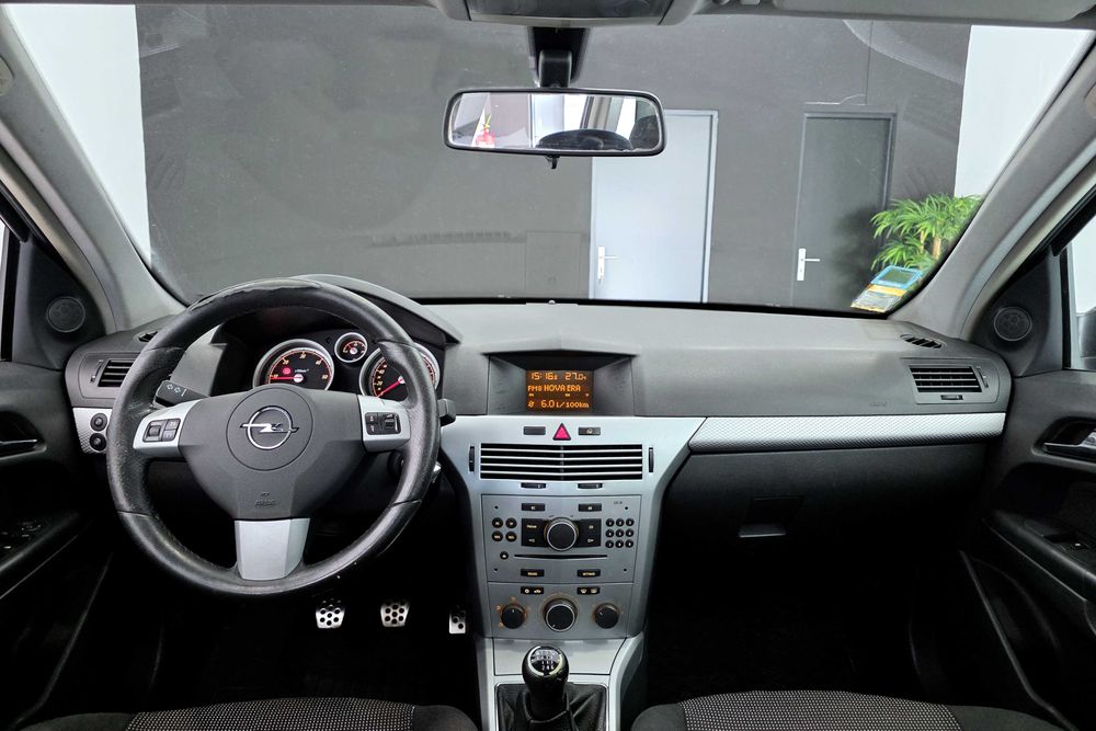 Opel Astra Caravan — fotografia 6