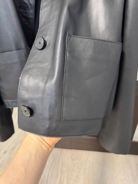 Шкіряна кожанна куртка на підкладці massimo dutti