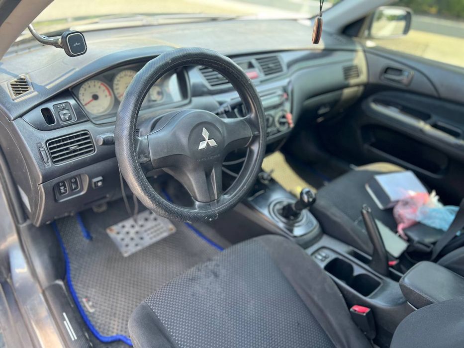 Mitsubishi lancer 9