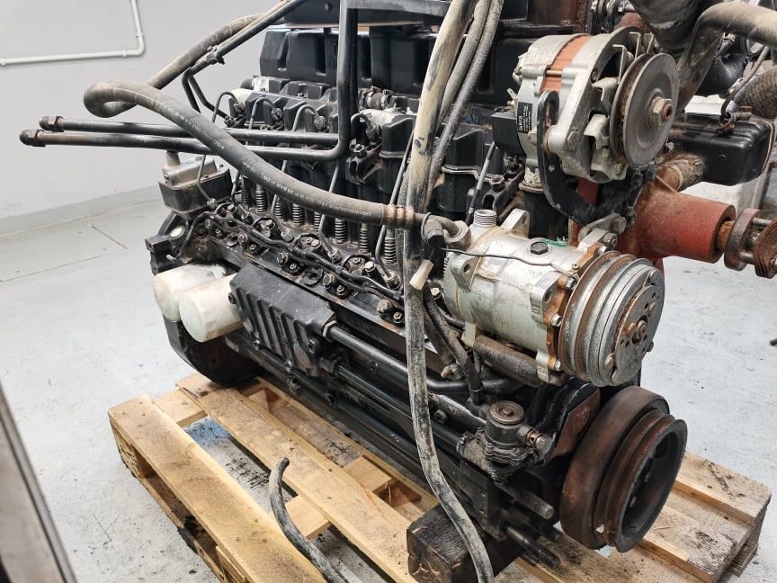 Głowica silnika Hurlimann 6190 Master Same 1000.6WTR