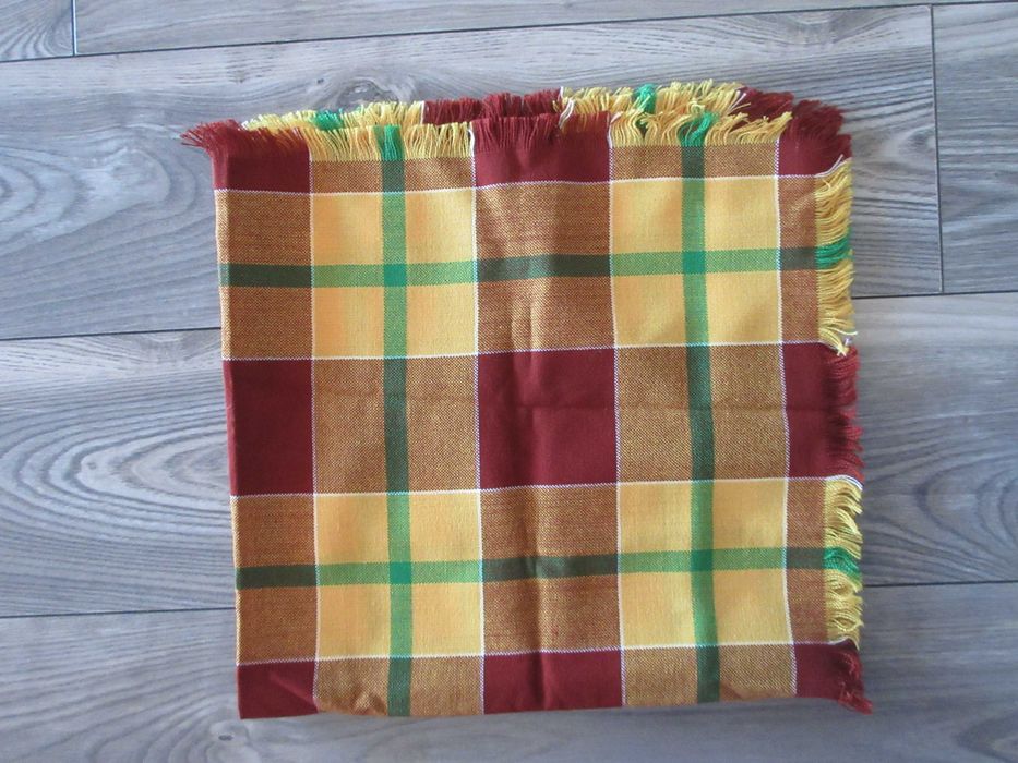 Ciepła chusta z wełny krata 80x80 Nowa