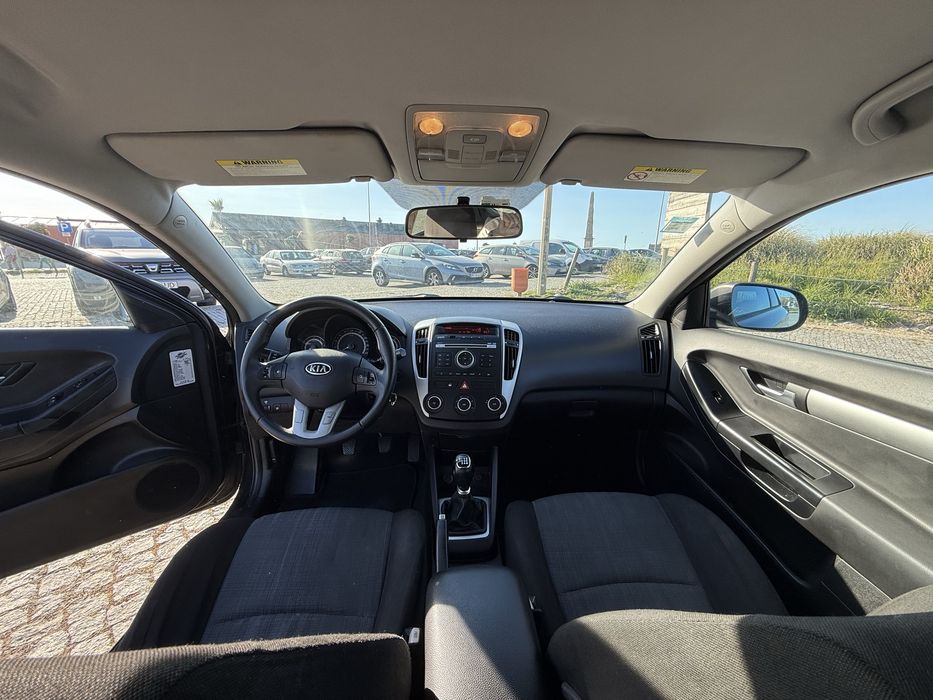 Kia ProCeed 1.6 CRDi 2010 • Muito económico • Bom estado