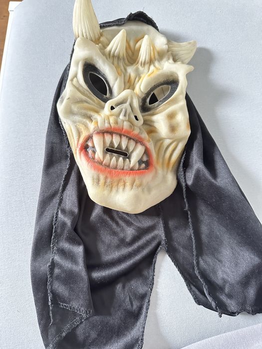 Maska hallowen dla dziecka i nastolatka