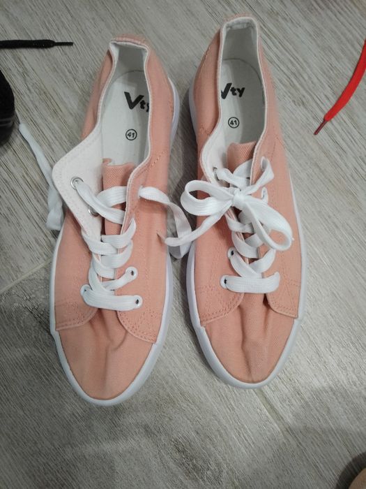 Buty trampki,snakersy na grugmbej podeszwie Vty 41