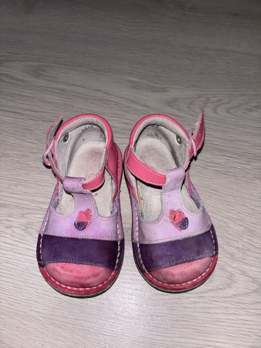 Босоніжки дитячі