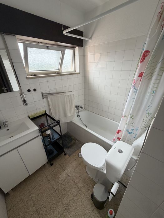 Alugo quarto para estudante em Tomar