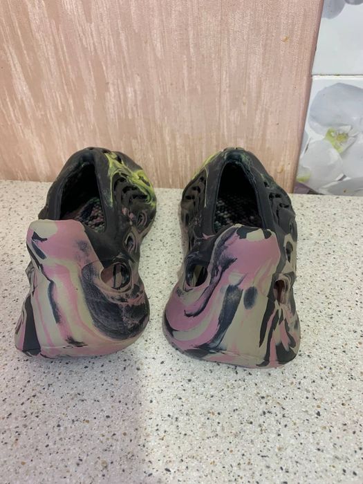 Мужские кроссовки, тапочки Adidas Yeezy Foam RNNR MX Carbon. 42р. 27см