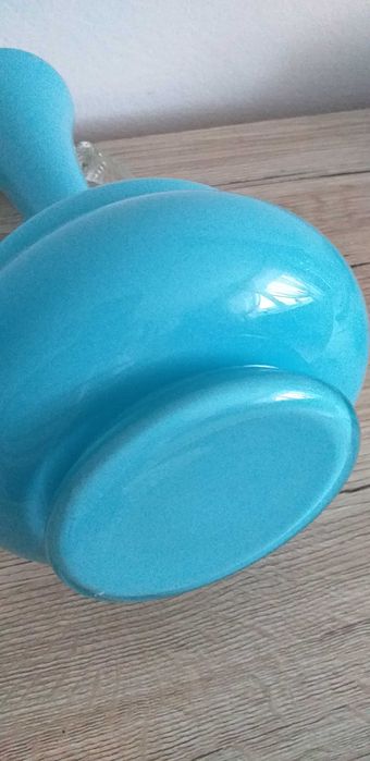 Błękitny wazon z prl