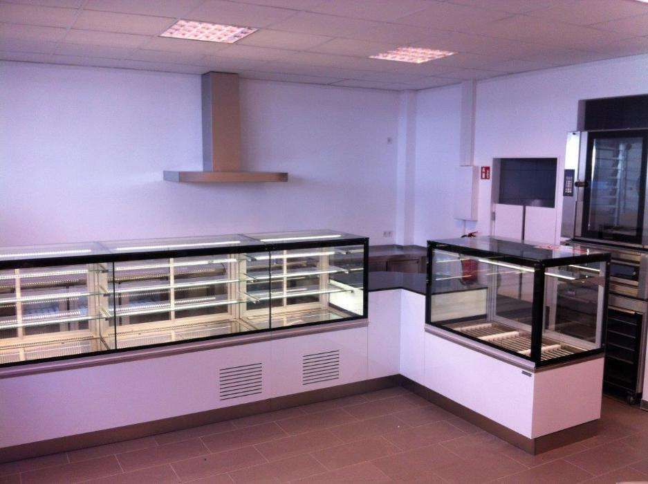 Refrigerated Bakery Display Cases – Customer Service Display Case64409420613762120
