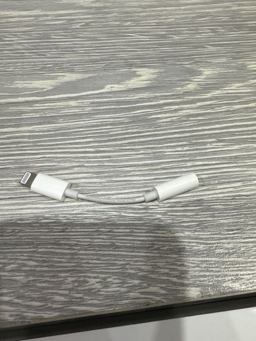 Переходник apple lightning to 3,5 mm