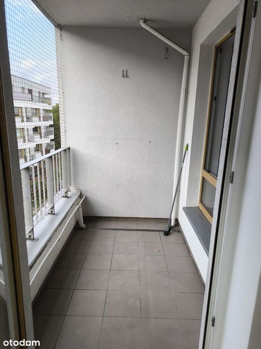 Jasne 2 pokojowe mieszkanie z balkonem