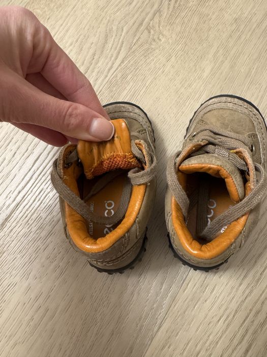 Ecco 19 розмір шкіра в відмінному стані