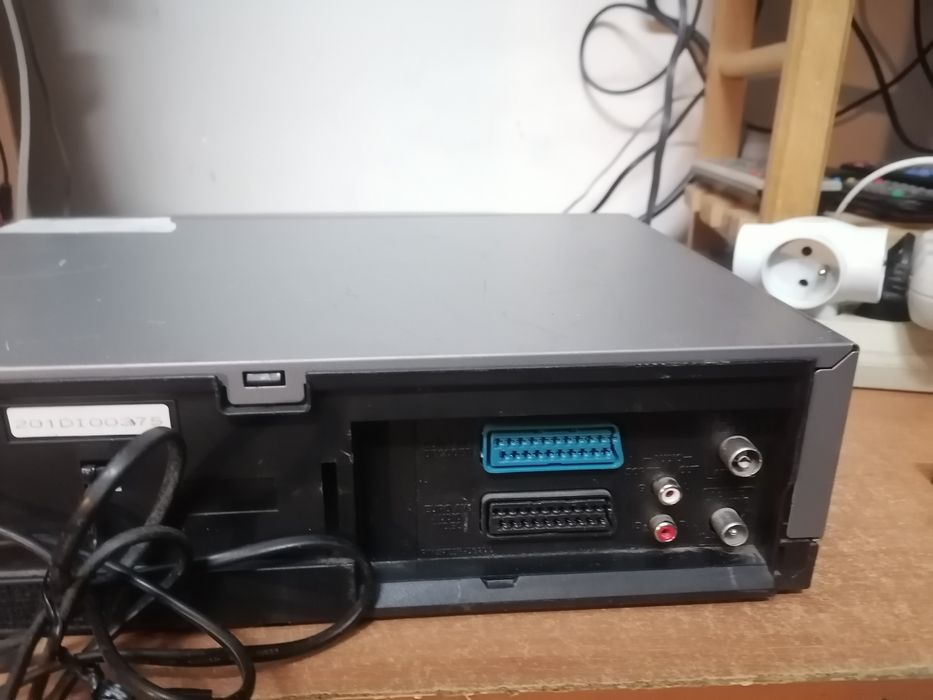 Magnetowid VHS LG LV 989 stereo pilot