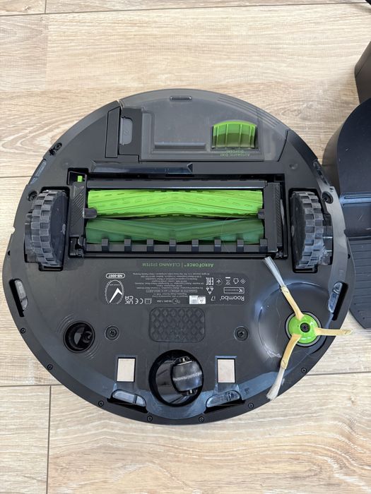 Робот пилосос iRobot Roomba i7+