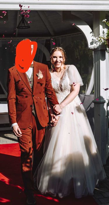 Suknia ślubna tiul zestaw z biżuterią i suknią zapasową i kołem