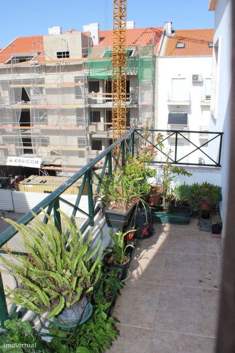 Apartamento T2 Duplex com Varanda em Alcochete