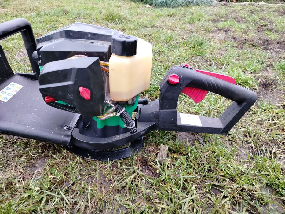 Nożyce spalinowe CMI do żywopłotu