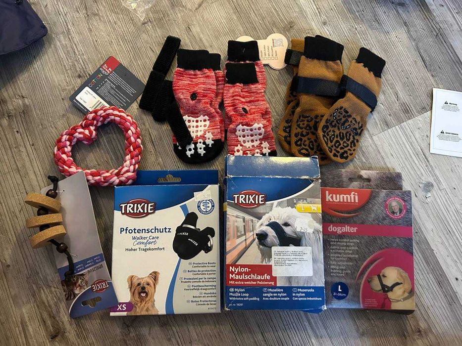 Намордник, носки , іграшки аксесуари для собак