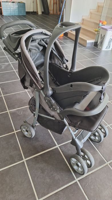 Carrinho de bebe com ovo incluído