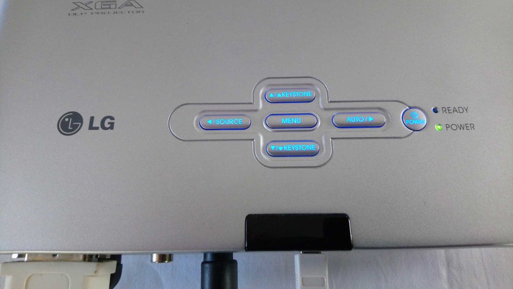 (Ref: MC#008) Réctro-Projector Home Cinema DX125 DLP + Mala de Transp.