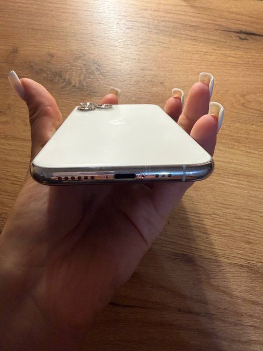 Продам Iphone 11 pro 256