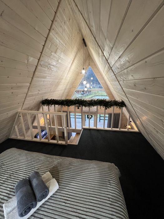 Оренда котедж з чаном в Карпатах у стилі А-фрейм