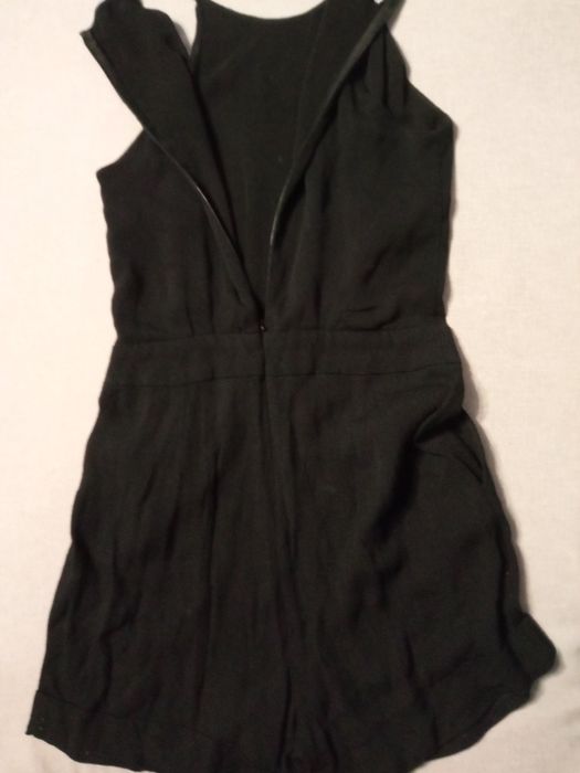 Damski czarny kombinezon mango