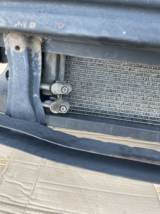 Телевізор, панель радіаторів ,передня панель passat b6