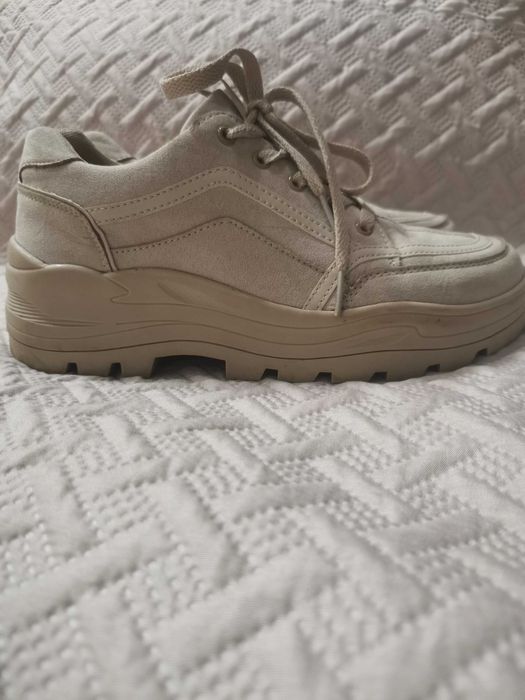 Buty damskie wysoka podeszwa