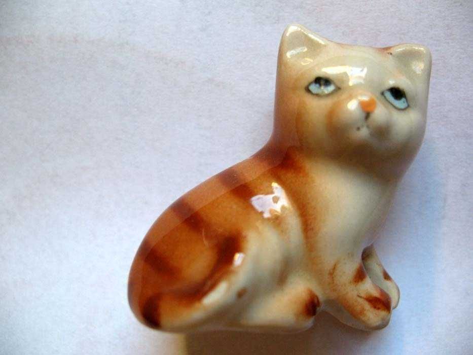 Kot - rudy uroczy kotek - Figurka - porcelana - 3,5 x 3,5 x 2 cm