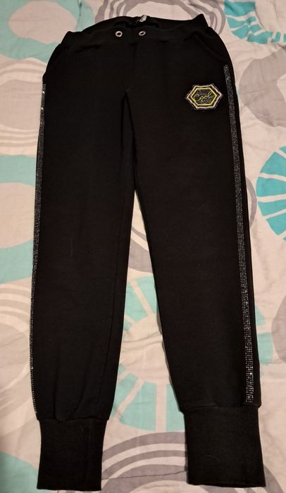 Dres damsk z długim rękawem.